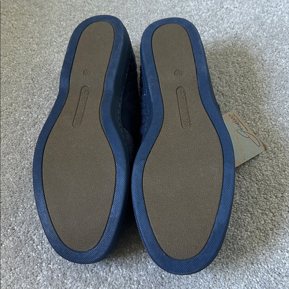 🔥🆕🔥Foamtreads 9.5W Dark Blue Quilted Slip-Ons - Picture 4 of 7